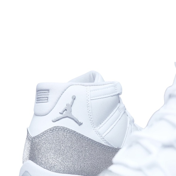 Air Jordan 11 Retro Vast Grey White Metallic Silver Women’s 7.5 NWT - Picture 12 of 16